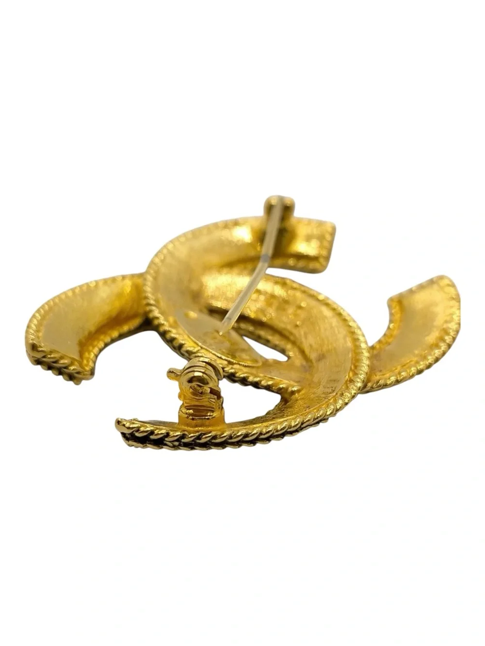 Authentic Vintage CHANEL CC Openwork Filigree Rope Gold Plated Brooch Pin 1108